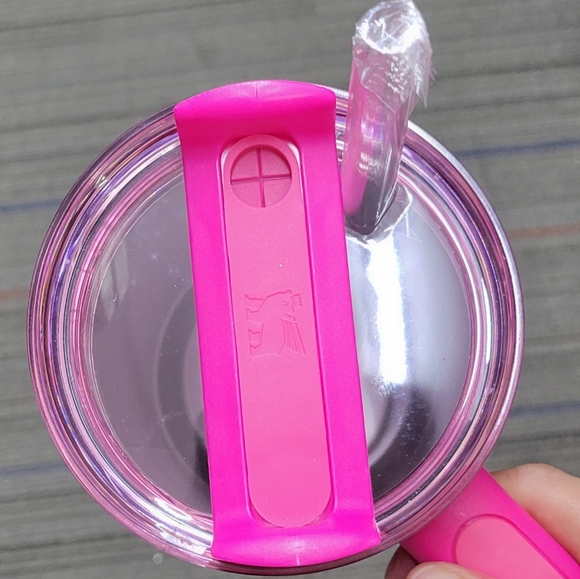 Hello Kitty Stanley Pink Quencher 40oz H2.0 Tumbler - Picture 2 of 2